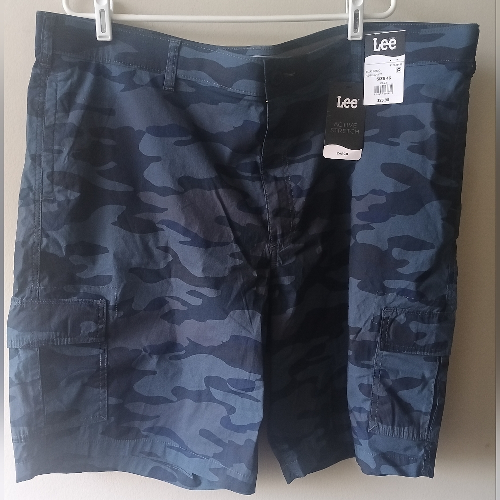 NWT Mens Shorts size 46 camouflage